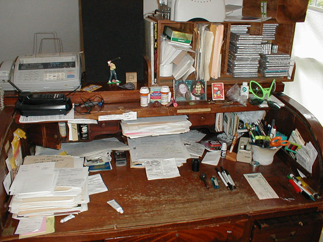 1Office/5-18Off-desk.JPG